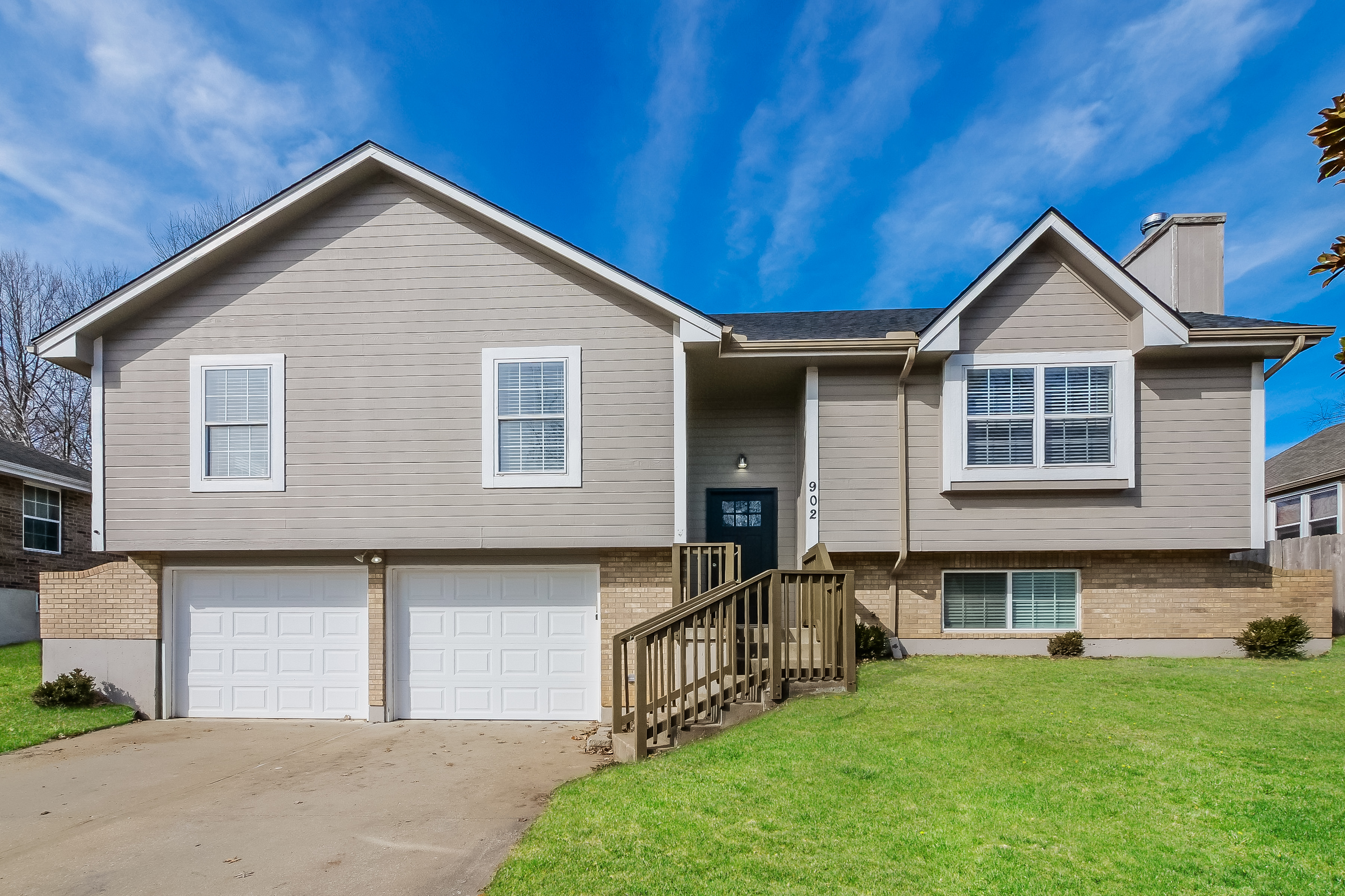 902 S W FOXTAIL DR GRAIN VALLEY, MO 64029